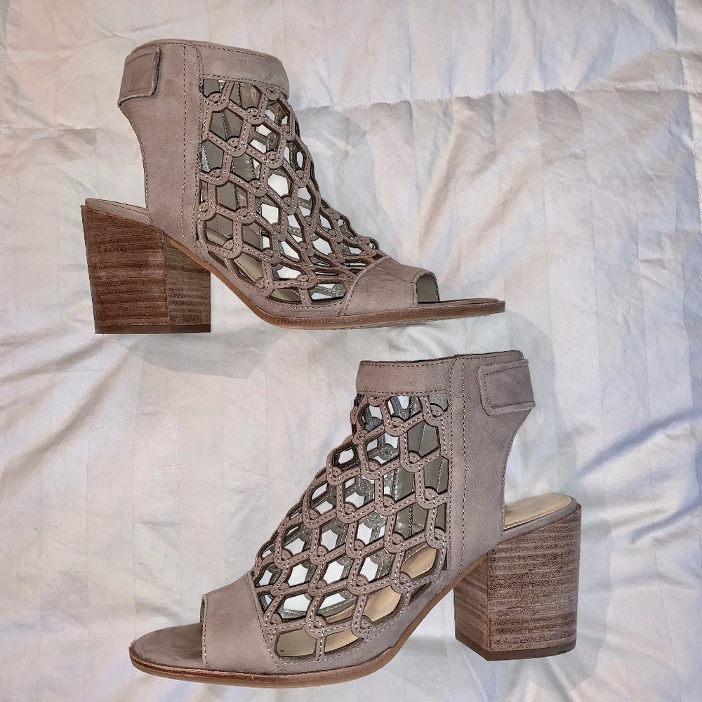 Vince Camuto Sandal - sz 8.5